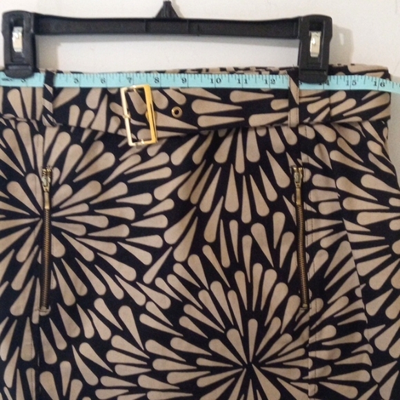 TALBOTS PETITES BLACK TAN SUNBURST PATTERN BELTED SKIRT SIZE 12 NWOT - Picture 8 of 10